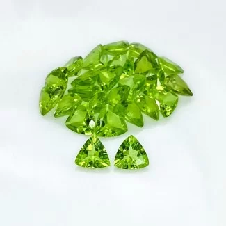 25.20 Cts. Peridot 7mm Faceted Trillion Shape AAA Grade Gemstones Parcel - Total 25 Pcs.