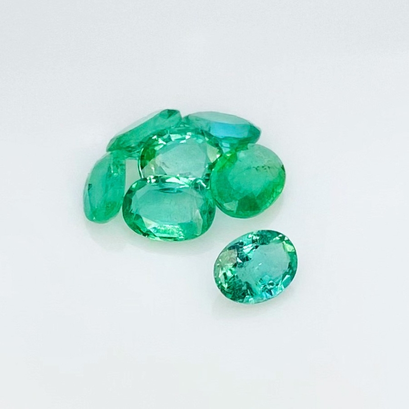 4.20 Cts. Emerald 6.5x4-7x5mm Faceted Oval Shape A Grade Gemstones Parcel - Total 7 Pcs.