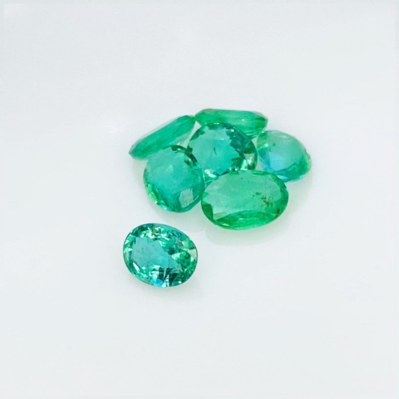 4.20 Cts. Emerald 6.5x4-7x5mm Faceted Oval Shape A Grade Gemstones Parcel - Total 7 Pcs.