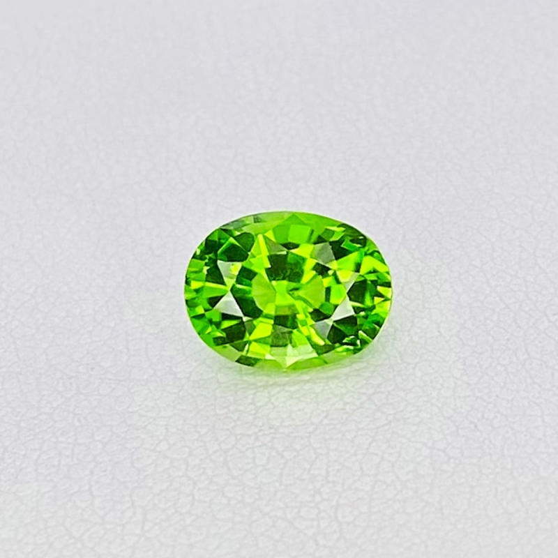 2.23 Cts. Peridot 9.08x6.95mm Faceted Oval Shape AAA Grade Loose Gemstone - Total  1 Pc.
